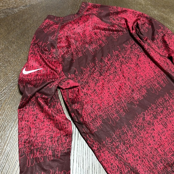 Nike Therma-FIT Women's Long-Sleeve
Thermal Top, Size Medium - Picture 12 of 13